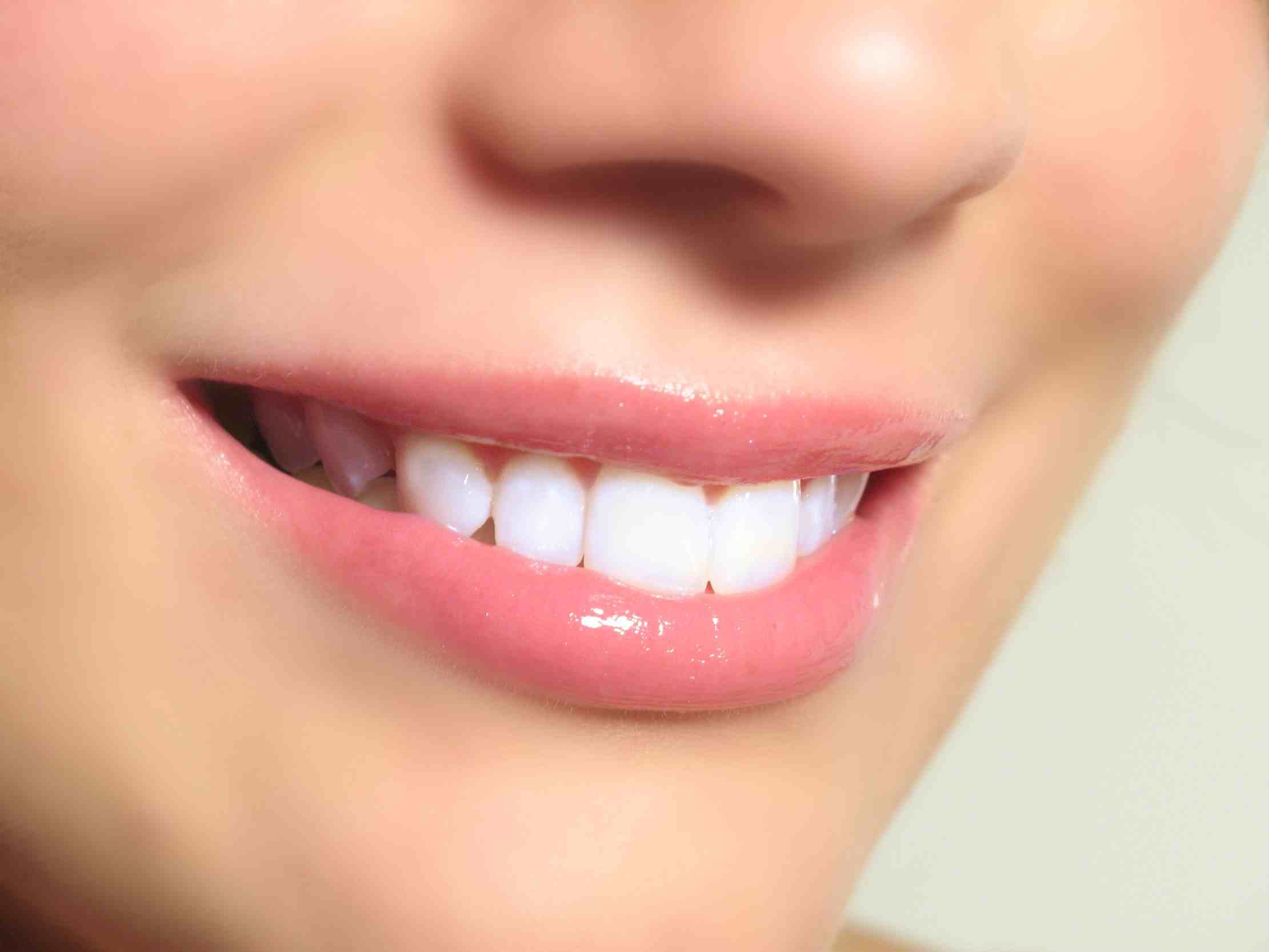 Diferencia entre implantes y prótesis dentales