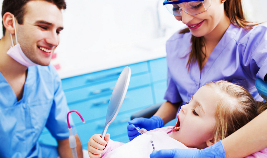 La importancia de que los niños visiten el odontólogo regularmente