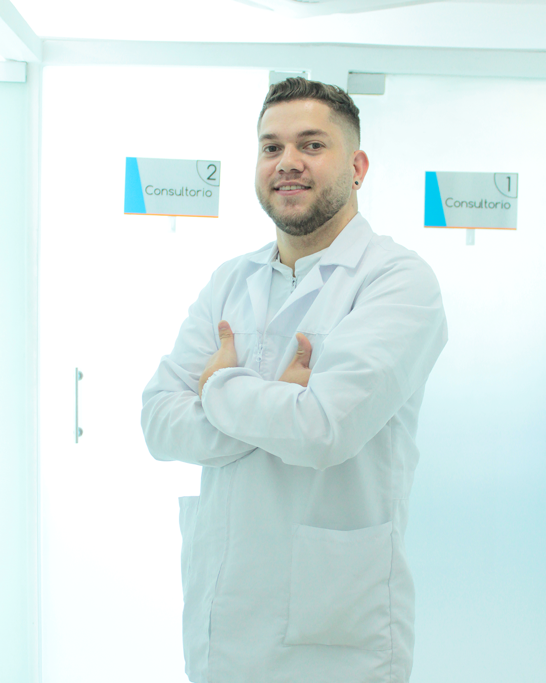 ¿Se puede recibir ortodoncia después de recibir prótesis dentales?