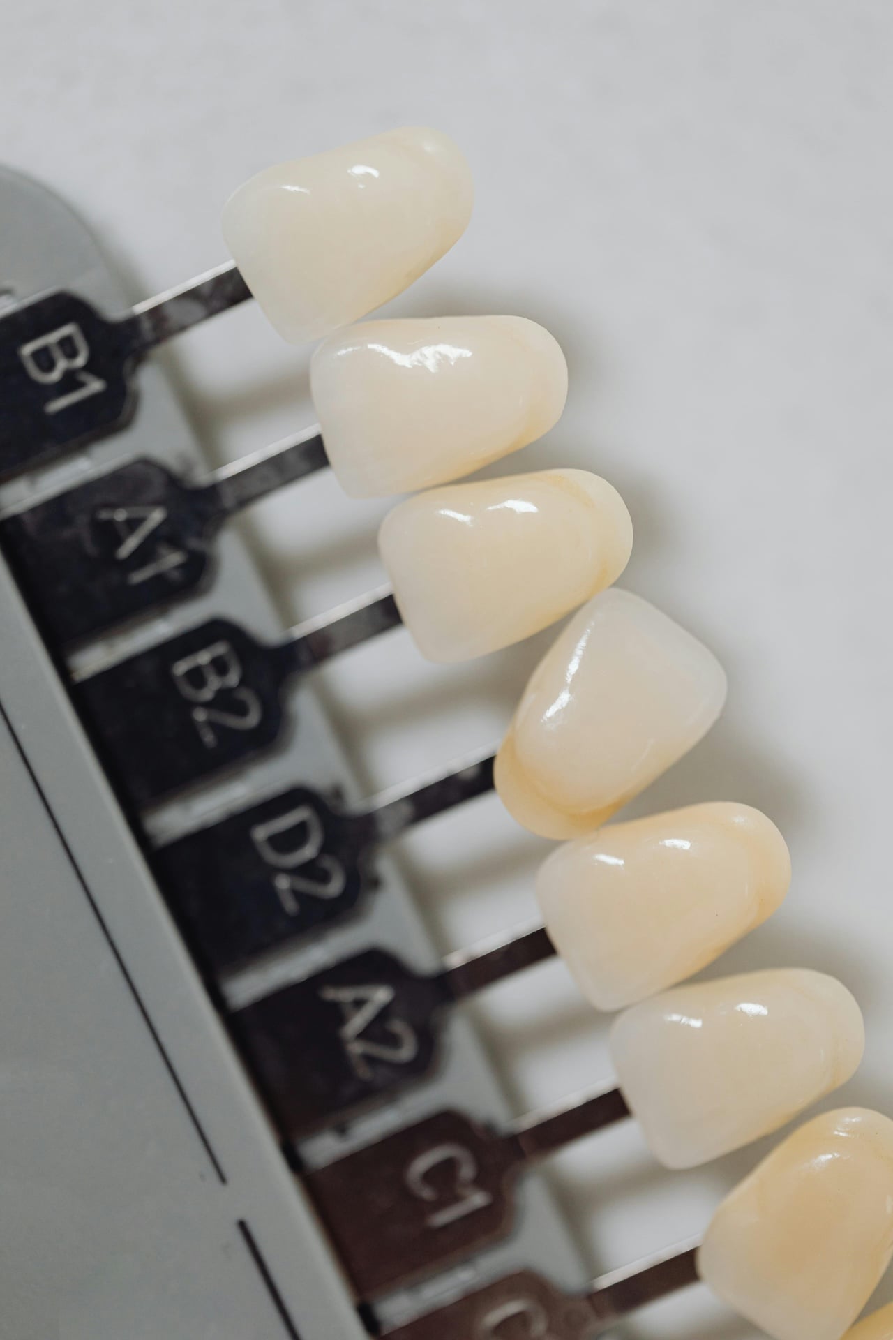 ¿Qué problemas pueden tratarse con veneers Colombia?